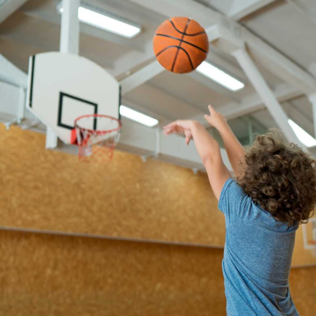Séance basket U13 structurée avec exercices individuels et collectifs